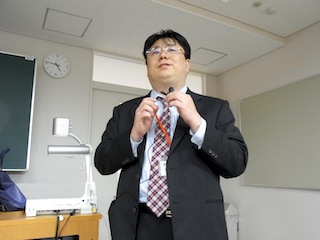関西英語教育学会 KELES 第14回卒論・修論研究発表セミナー スペシャル・トーク 司会者 横川 博一 氏(関西英語教育学会事務局長・神戸大学)